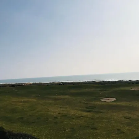 Du Golf, Standing, Piscine, Foret Et Ocean Apartment